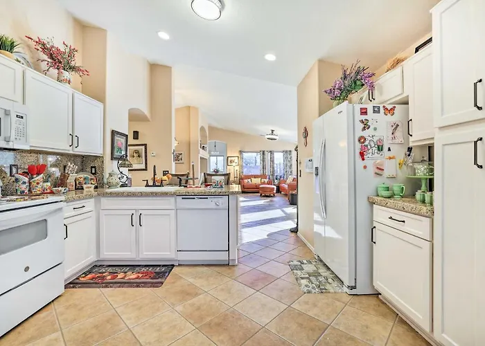 Close To Golf & Hikes! Goodyear Retreat W/ Pool Ferienhaus