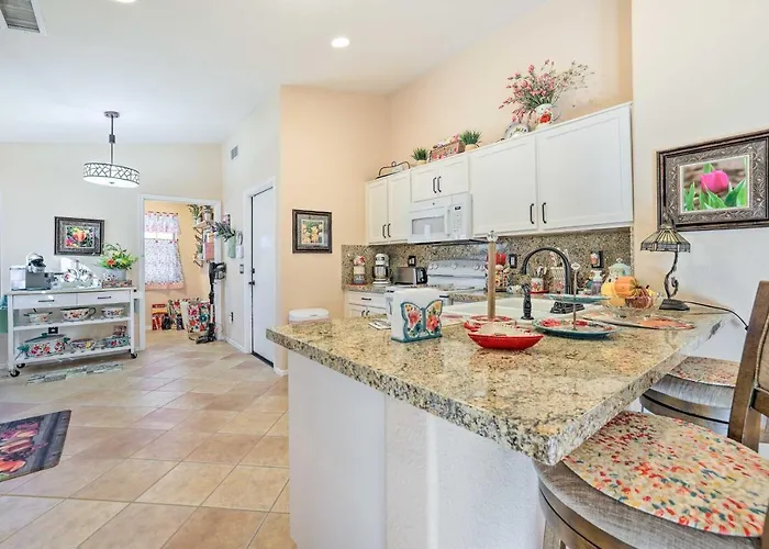 Close To Golf & Hikes! Goodyear Retreat W/ Pool Dom wakacyjny