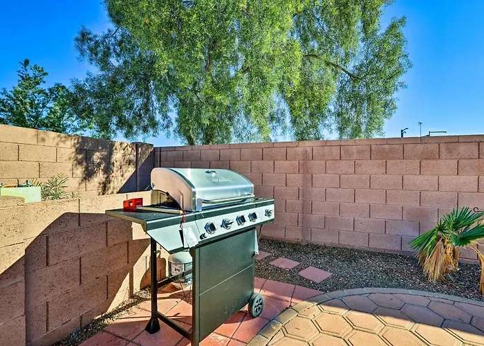 Close To Golf & Hikes! Goodyear Retreat W/ Pool Liberty