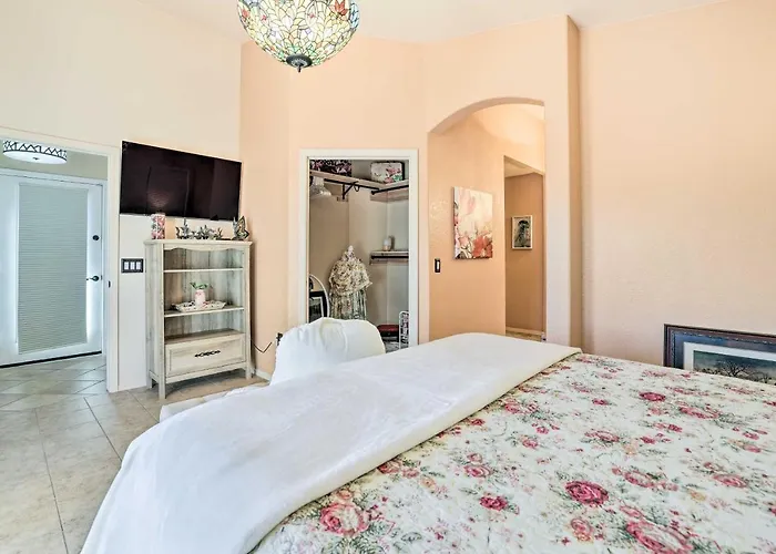 Close To Golf & Hikes! Goodyear Retreat W/ Pool Liberty